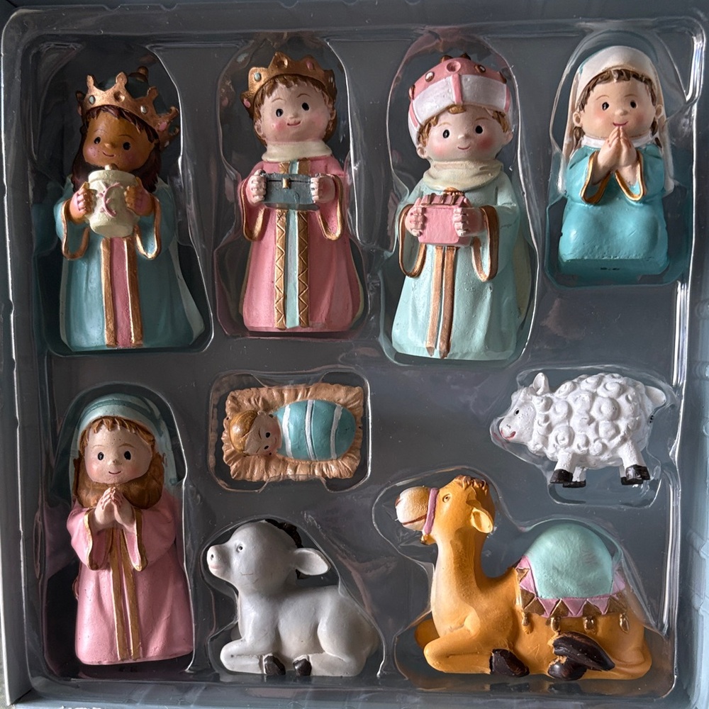 Hand-Painted Pastel Nativity Figurine Set - Pastel Blue & Pink